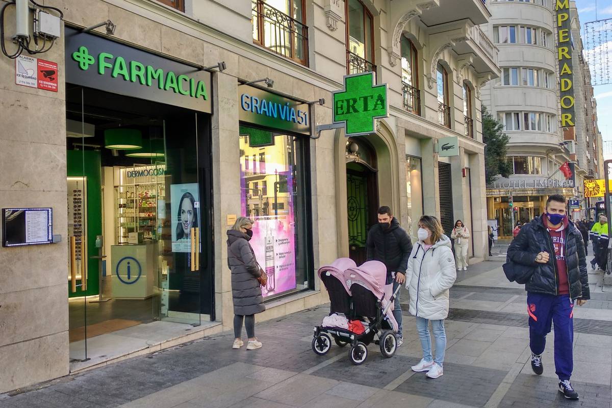 Madrid retrasa la distribución de los test de antígenos gratuitos en las farmacias "debido a problemas de suministro de los proveedores".